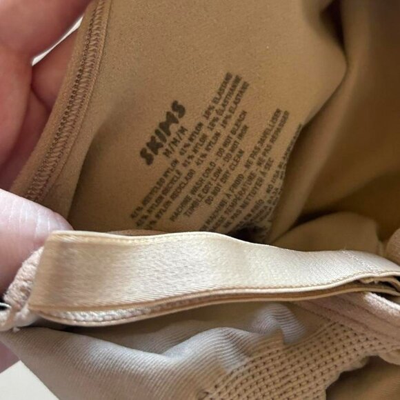 Nwot Skims Shapewear Thong Bodysuit 1 E 3 E - Picture 4 of 4